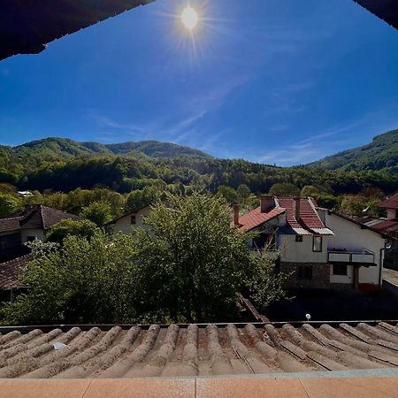 Luylyana Guesthouse Рибарица Экстерьер фото