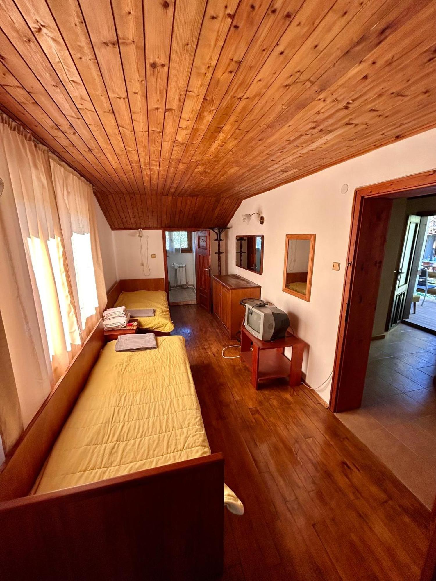 Luylyana Guesthouse Рибарица Экстерьер фото