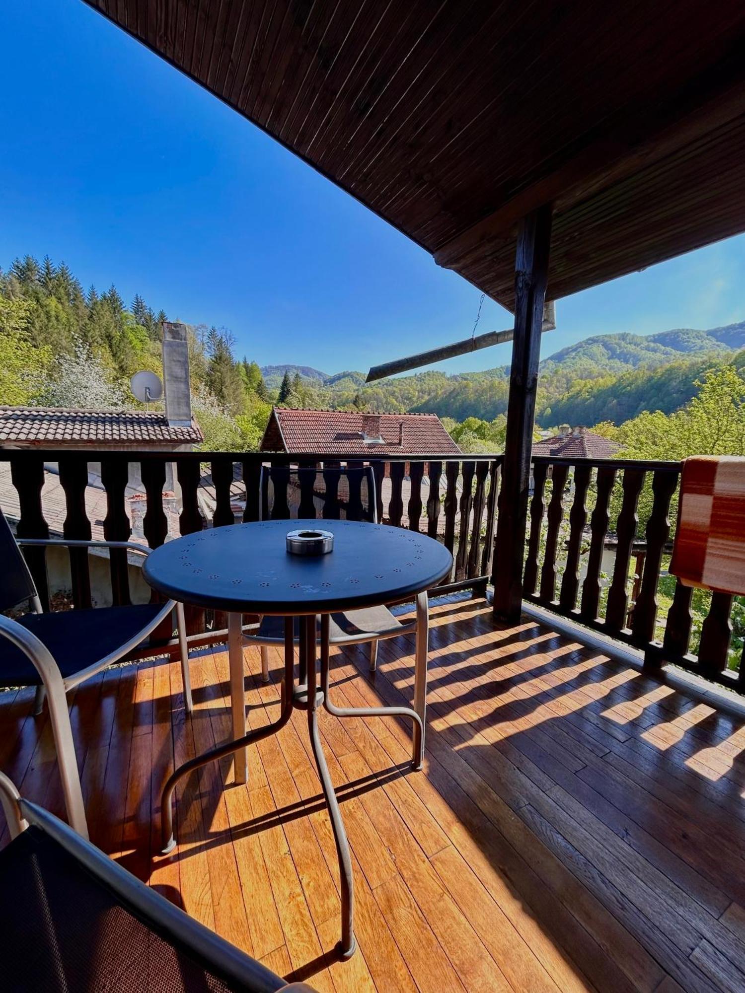 Luylyana Guesthouse Рибарица Экстерьер фото