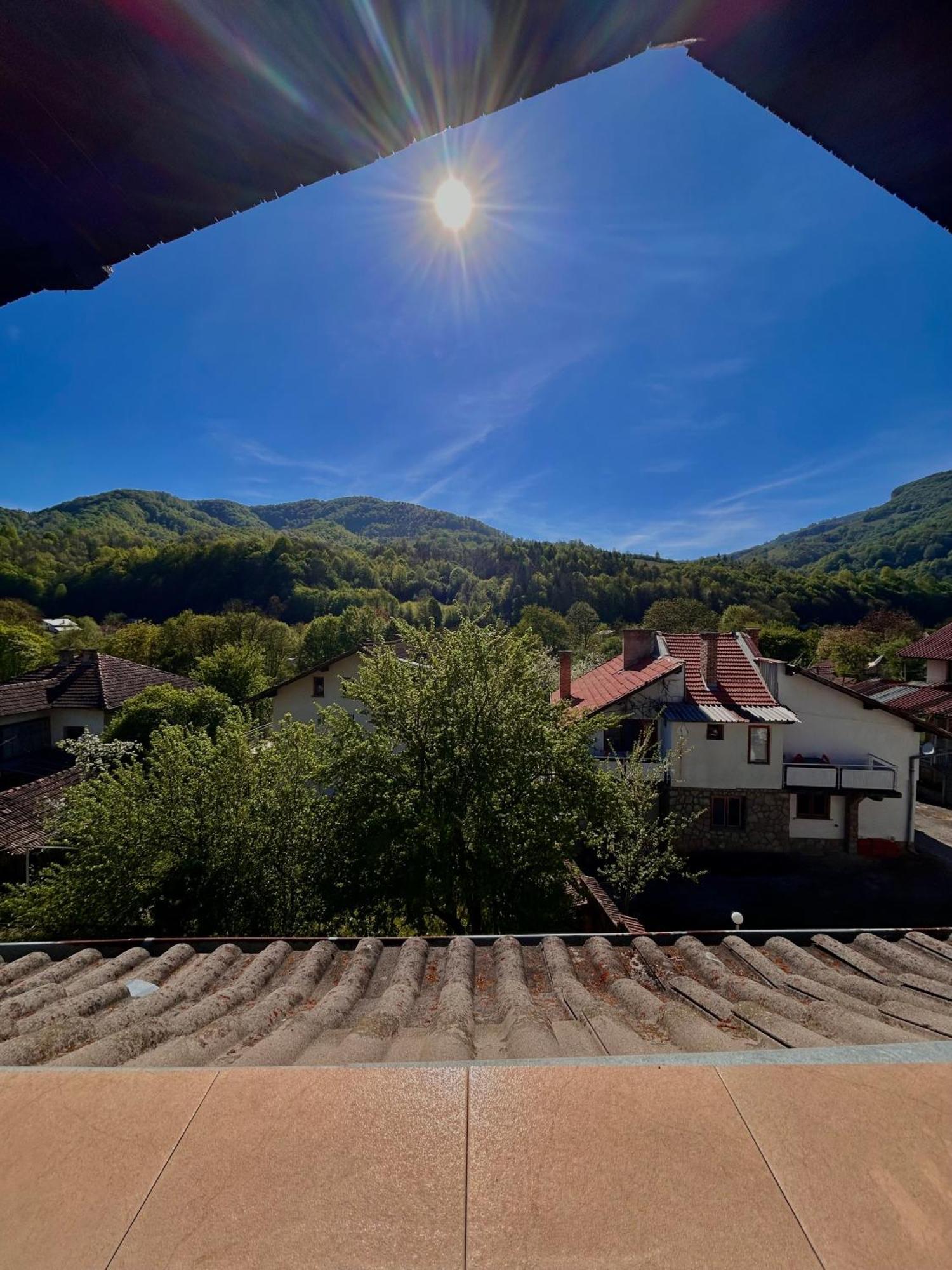 Luylyana Guesthouse Рибарица Экстерьер фото