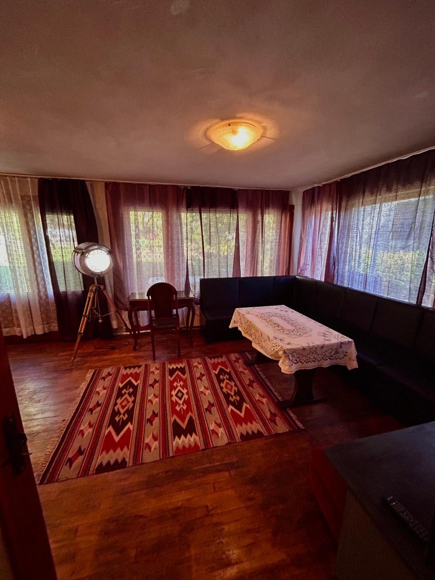 Luylyana Guesthouse Рибарица Экстерьер фото